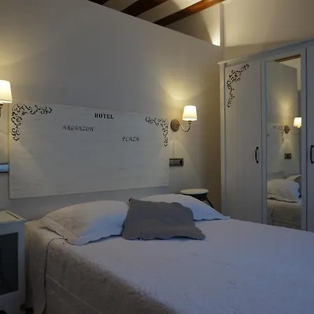 Hotel Arganzón Plaza 3*